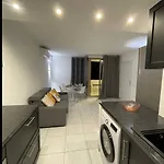 Graziella Juan Les Pins Centre Апартаменти *
